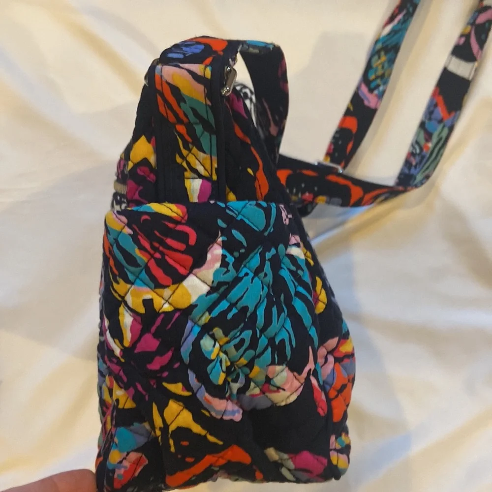 Vera Bradley Butterfly Quilted X body Super Nice condition Bonus matching bag - Picture 5 of 15